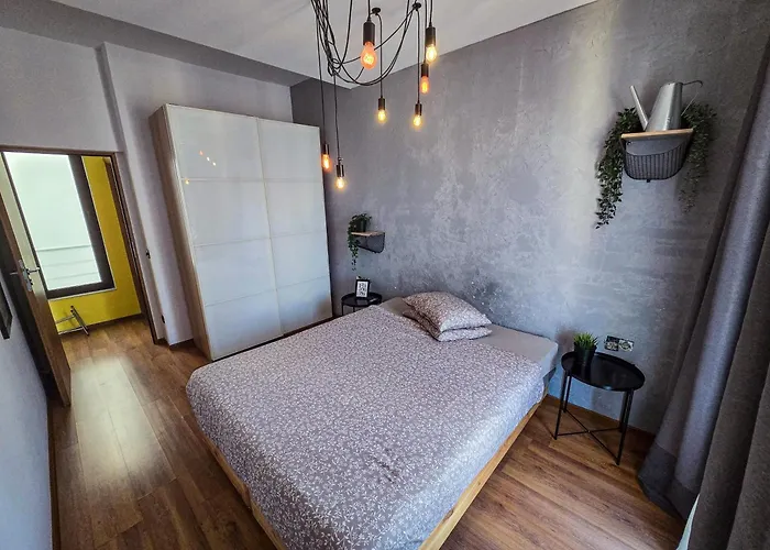 Cozy Homez-palace Of Parliament By Chr Luxury *